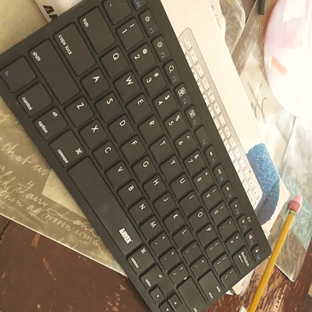Anker Bluetooth Wireless Keyboard Black